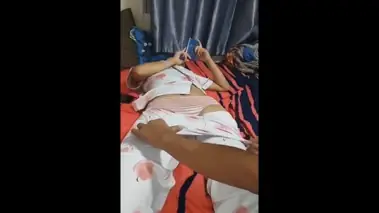 Di Pelorotin Dulu Celananya Biar Mau Ngentot Keras Sampe Basah